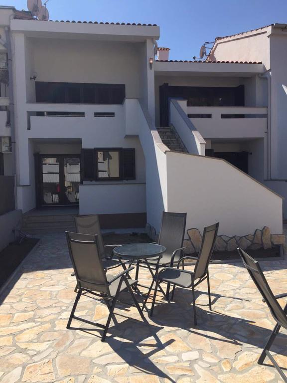 Apartments Dupin Baška Exteriör bild