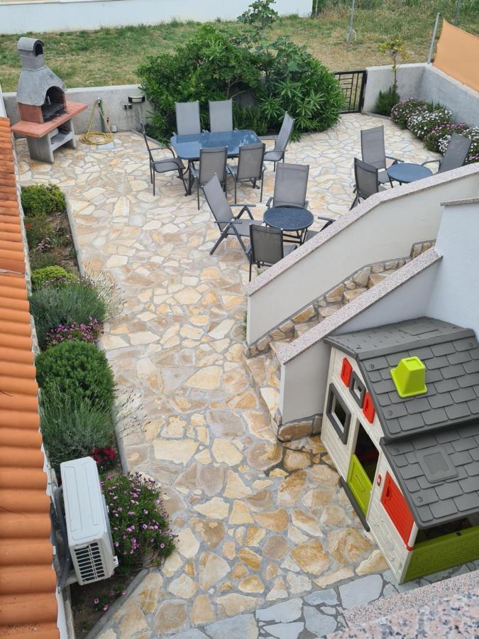 Apartments Dupin Baška Exteriör bild