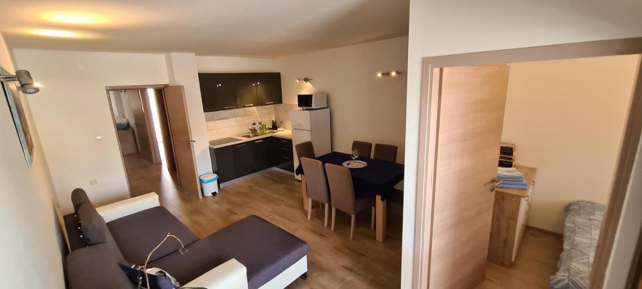 Apartments Dupin Baška Exteriör bild